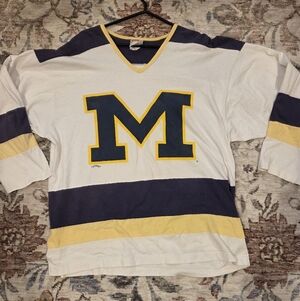 Vintage 90's Nutmeg University Of Michigan #99 Hockey Jersey Longsleeve Shirt